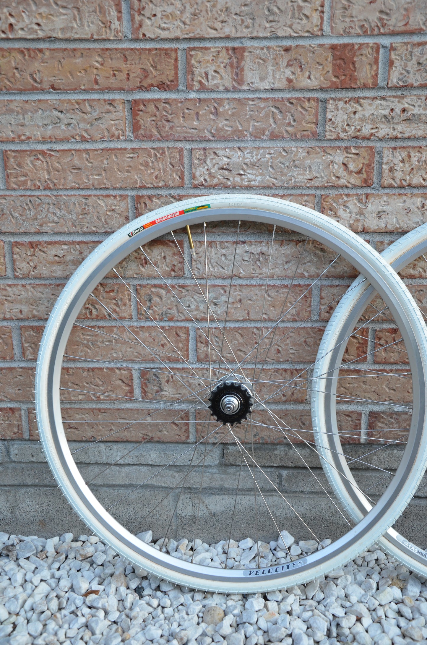 Velocity Aerohead Paul Component Track Hub 700c