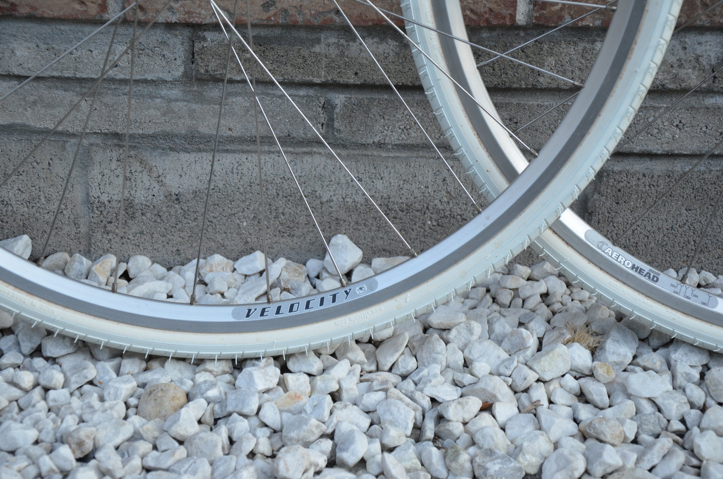 Velocity Aerohead Paul Component Track Hub 700c