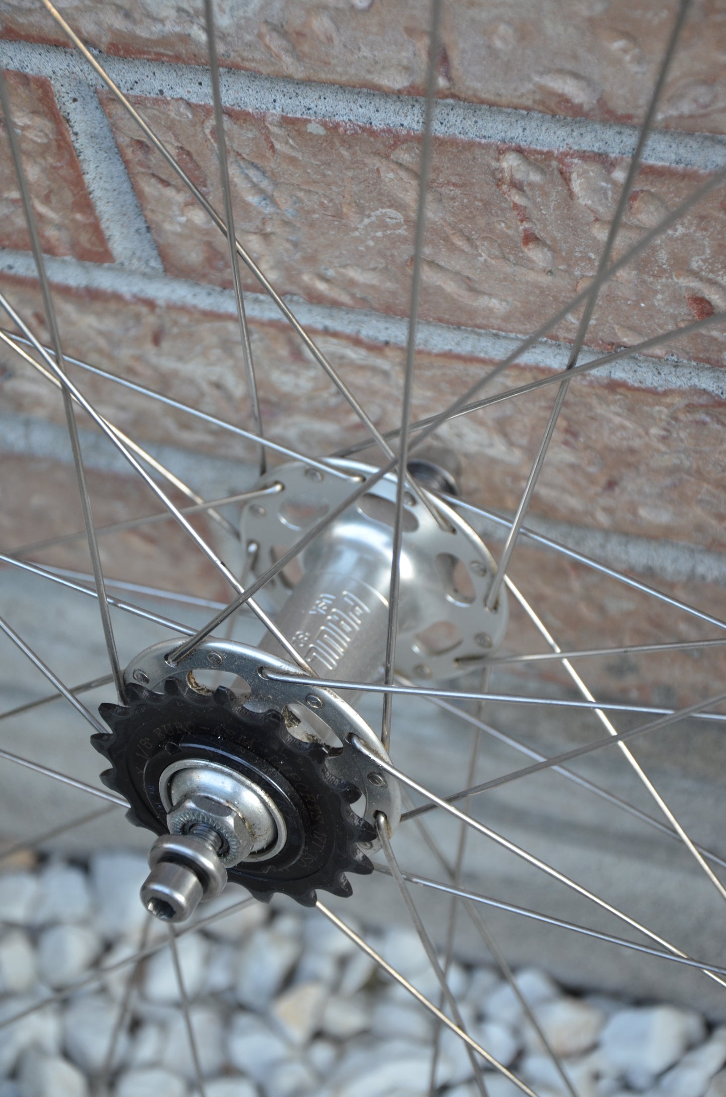 Velocity Aerohead Paul Component Track Hub 700c