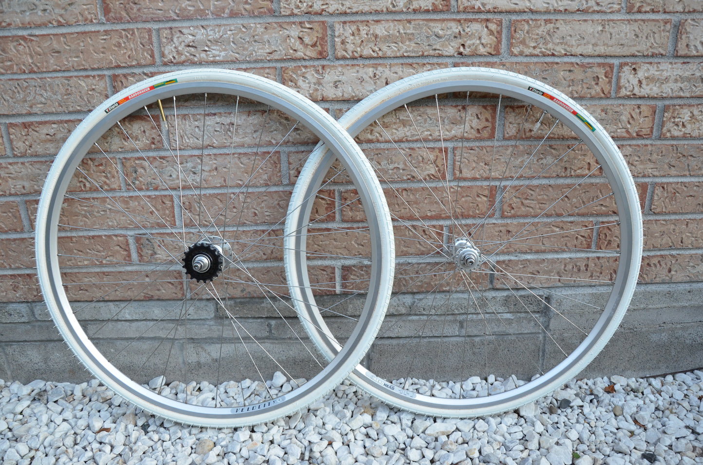Velocity Aerohead Paul Component Track Hub 700c