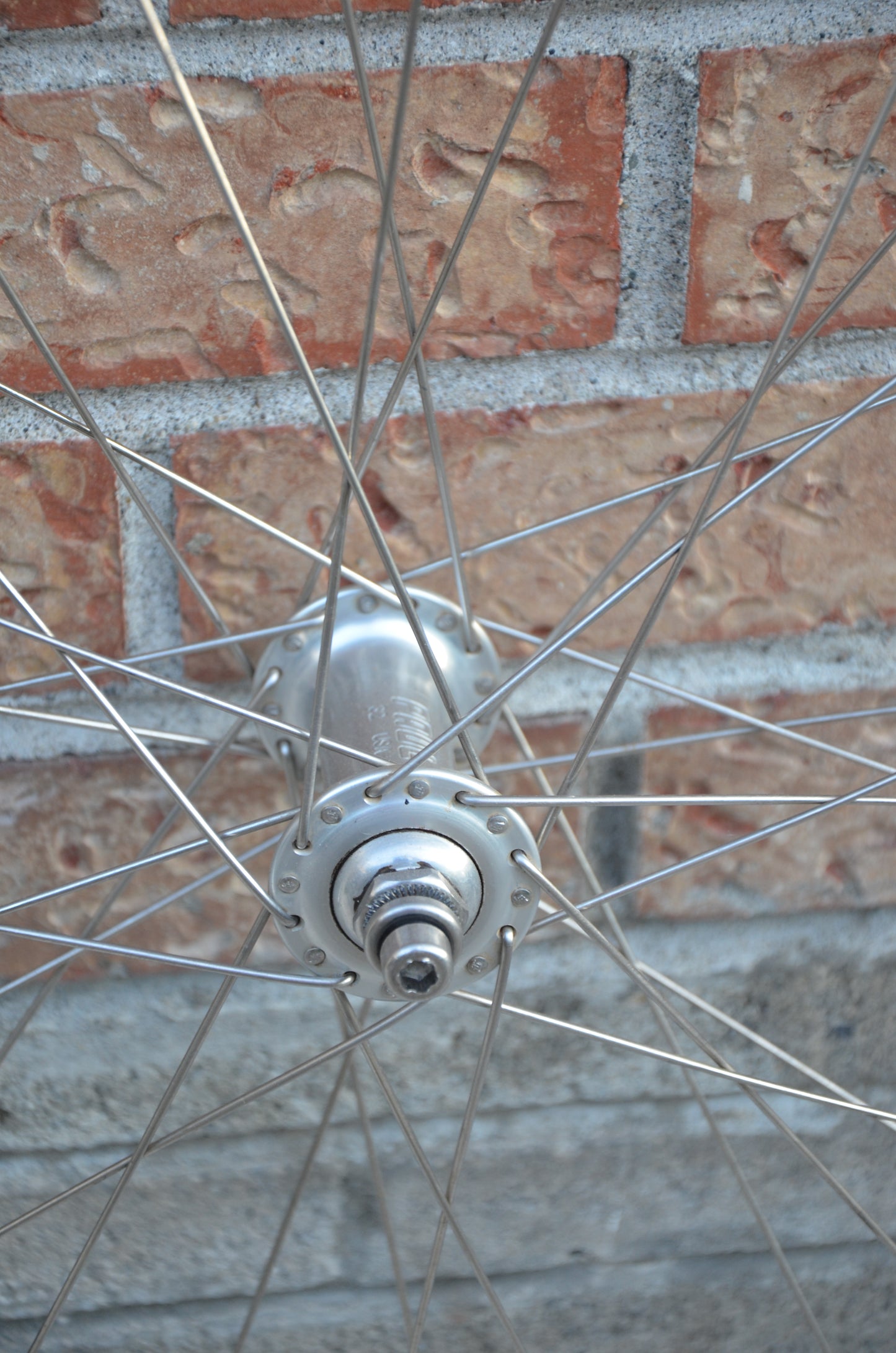 Velocity Aerohead Paul Component Track Hub 700c